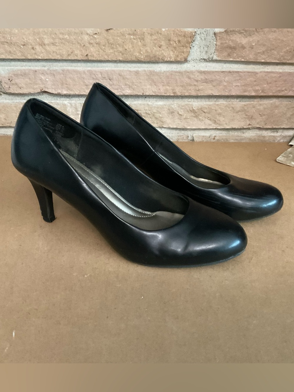 Comfort Plus By Predictions Faux Leather Pumps Size 8 Black - Flaws